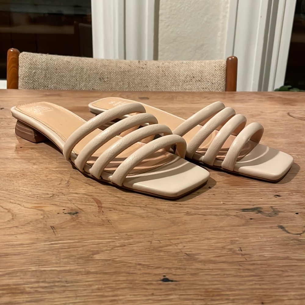 Oasis Society Leather Strap Slides low heel Size 10